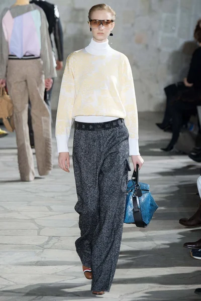 Look 23
